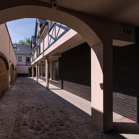 Hotel Gosciniec Kasztel U Gostla Murowana Goślina Exterior foto