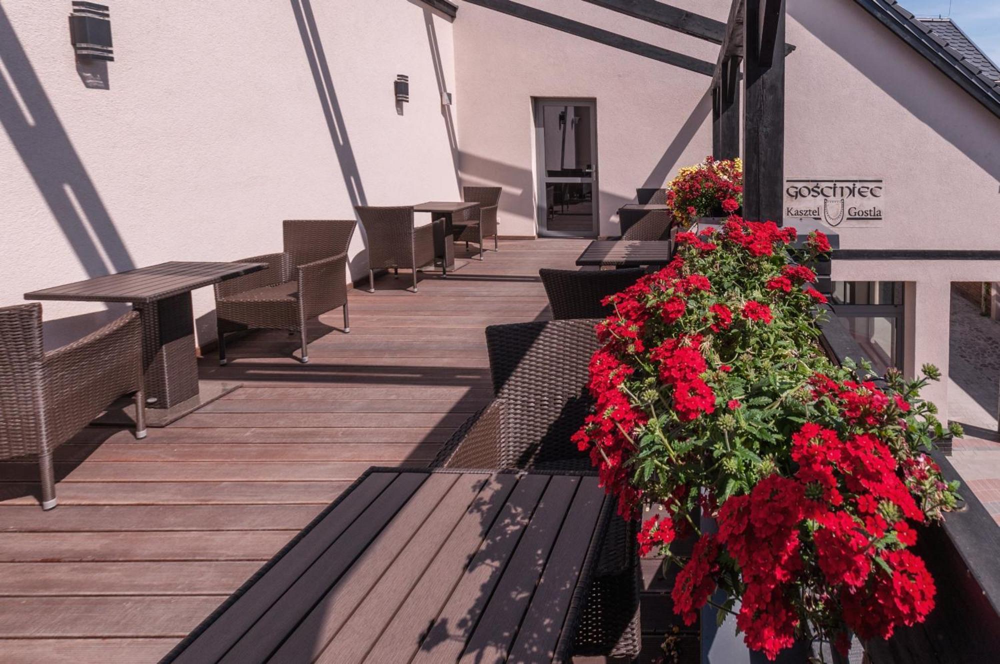 Hotel Gosciniec Kasztel U Gostla Murowana Goślina Exterior foto